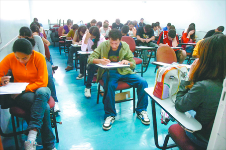 Rousseff: Quien estudia, construye el camino del conocimiento